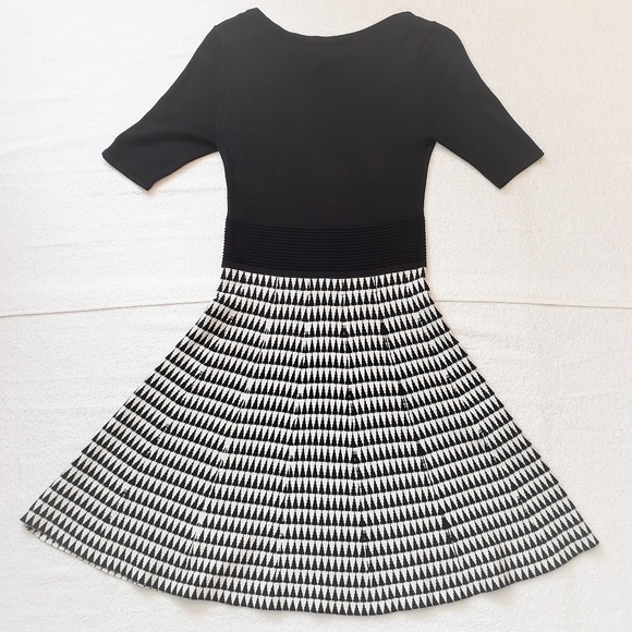 Xhilaration Dress - Picture 3 of 4